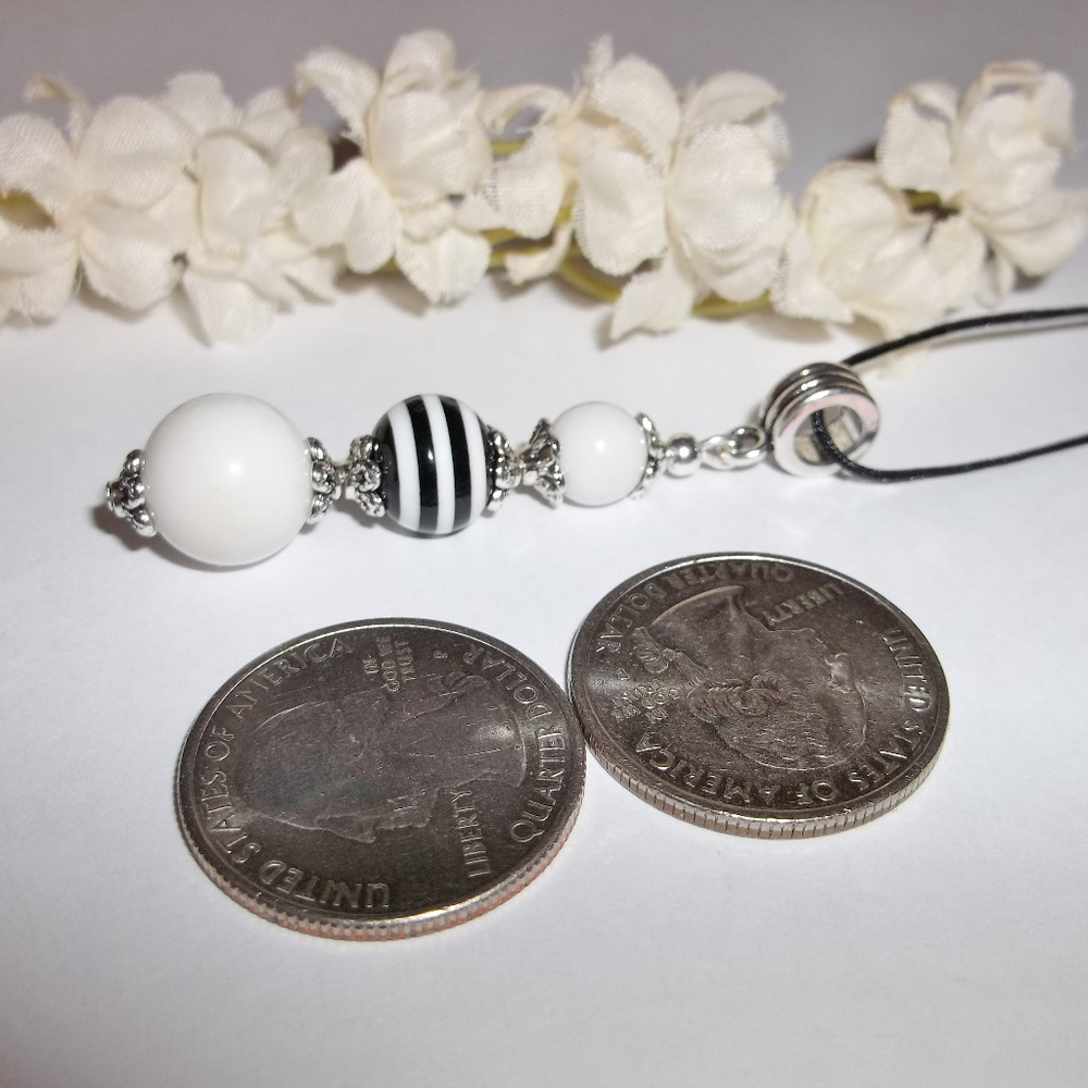 Black & White Stripe Necklace Handmade NWT 4999 - Picture 4 of 8